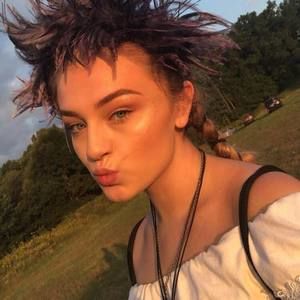 Meet your Posher, Melodie